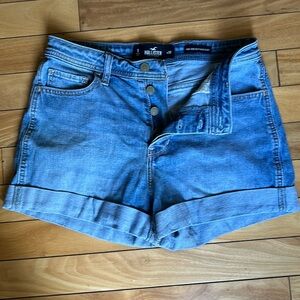 High rise Hollister jean shorts. Size 3. Great condition